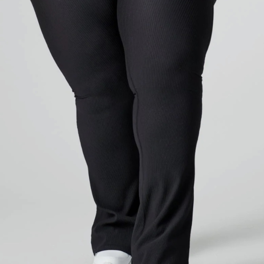 BuffBunny Ribbed Flare Black Pants